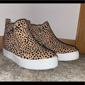 Zip up leopard wedge tennis shoe